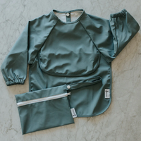 Bavette à manches longues avec pochette intégrée