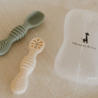 Les cuillères d'apprentissage en silicone