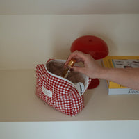 pochette avec cosmétique