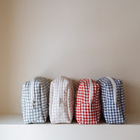 pochettes vichy sur une tablette