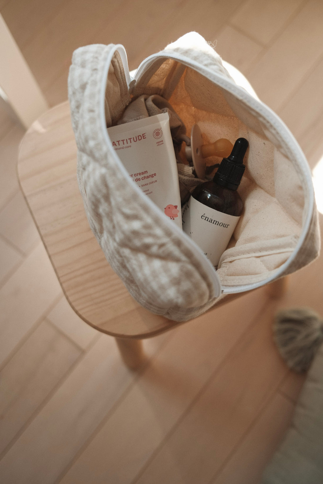 pochette avec article pour enfant