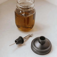Burette à huile facilement nettoyable