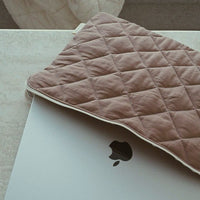 Quilted laptop sleeve