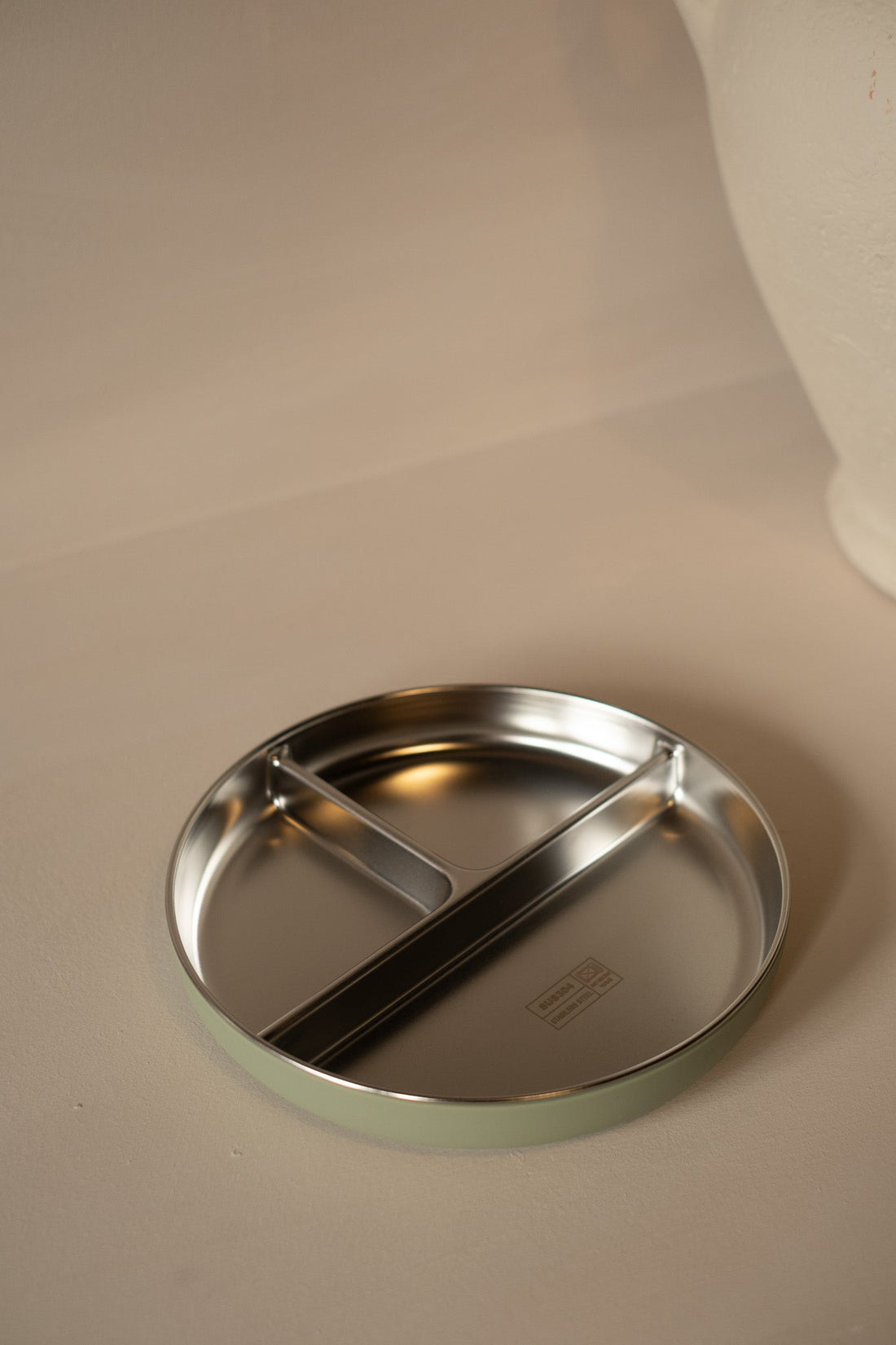 Assiette ventouse bébé divisée en inox
