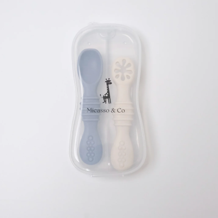 Les cuillères d'apprentissage en silicone