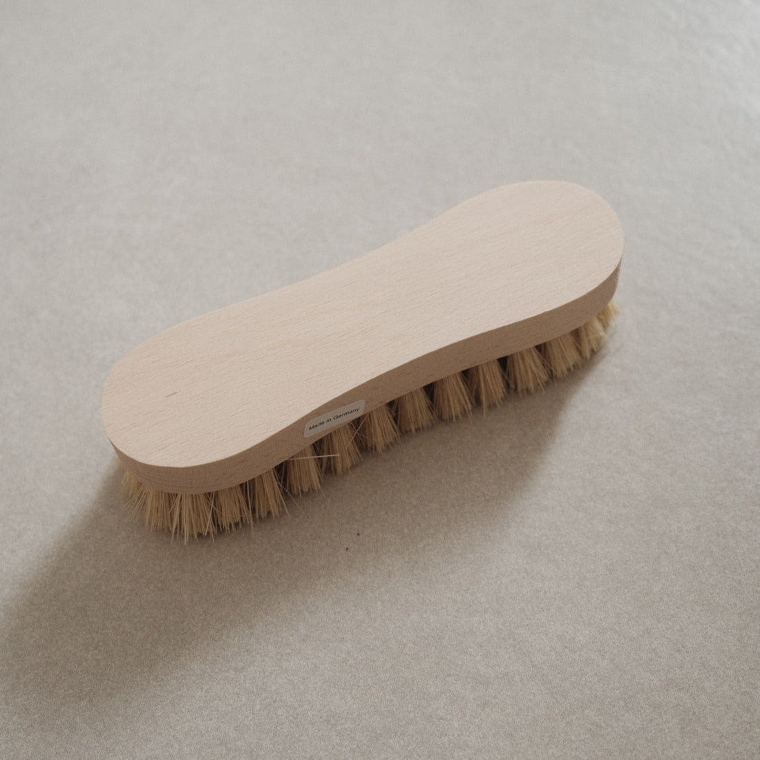 Scrubbing brush