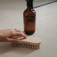 Scrubbing brush