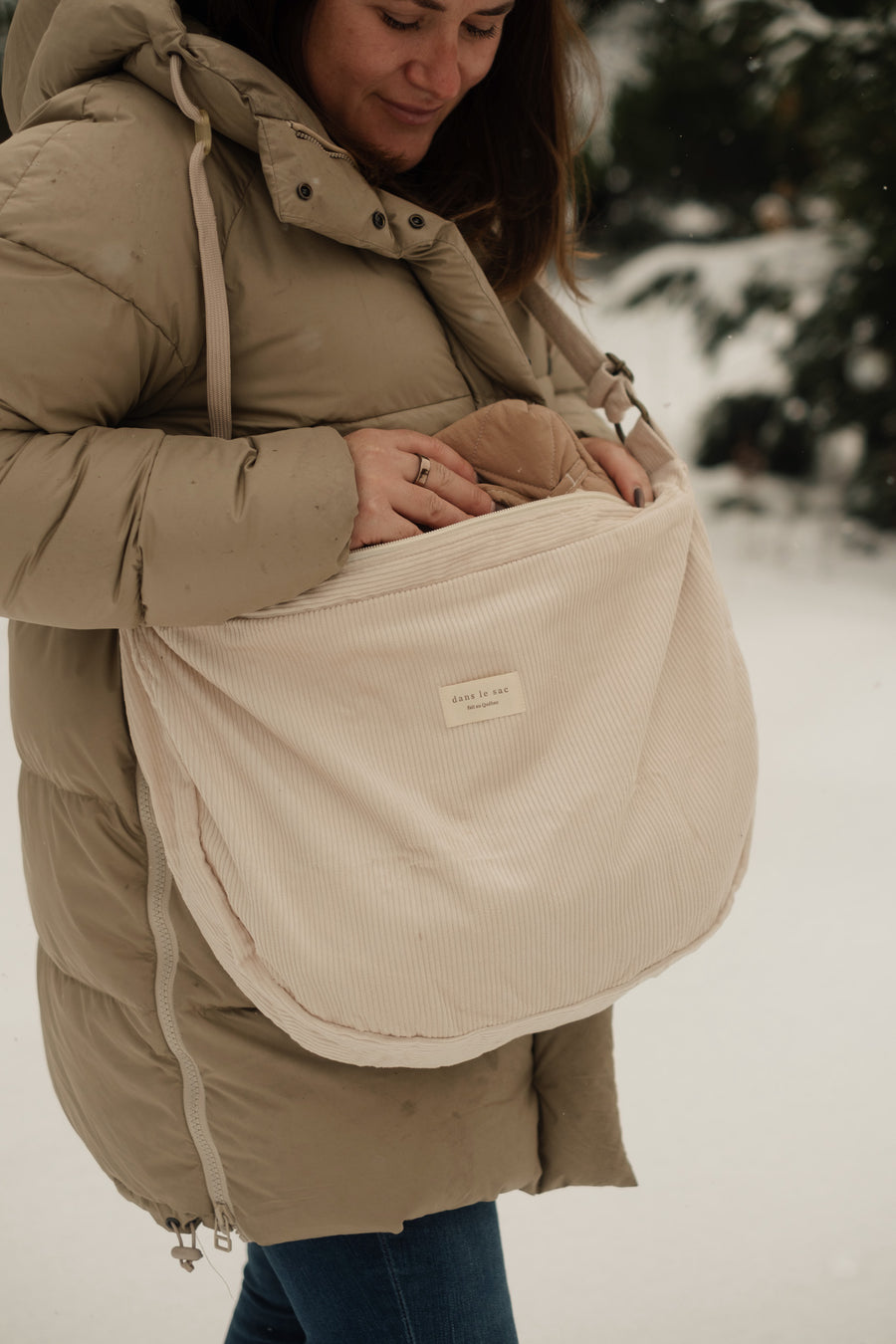 Crescent corduroy bag - Adjustable Shoulder Strap & Zipper Closure