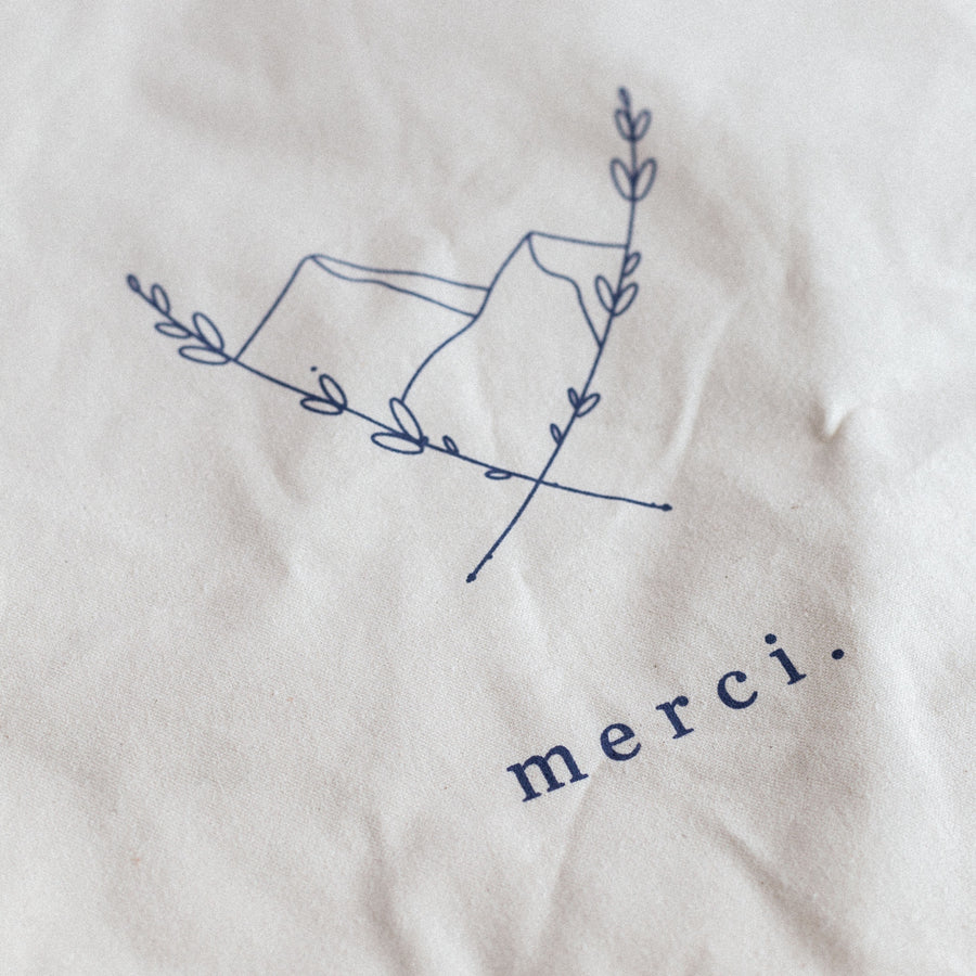 dessin d'une montagne sur un sac en coton